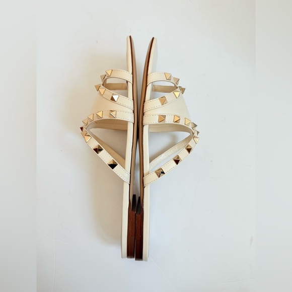 Valentino Garavani Mystic White Gold Strappy Rockstud Flat sandals EU 41 - Picture 9 of 10